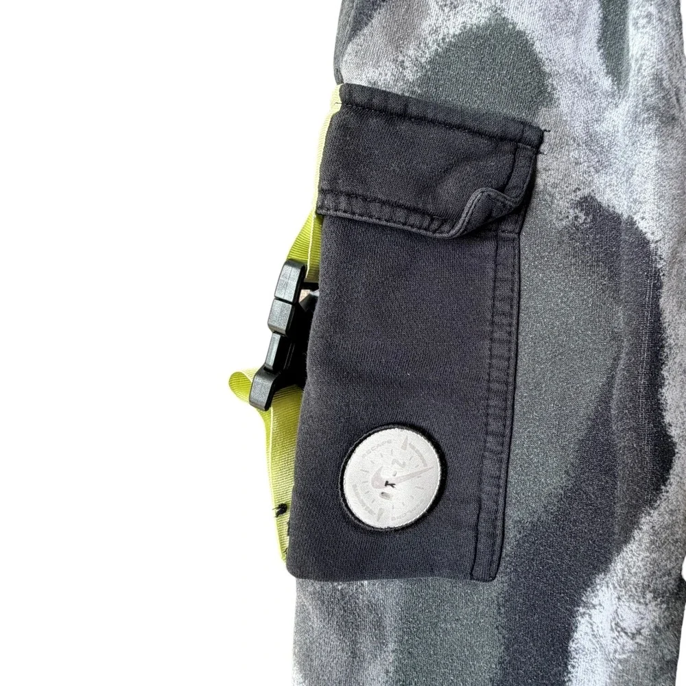 Nike Sportswear Cargo Sweatpants Camo‎ Fleece Joggers Grey Black Mens Medium